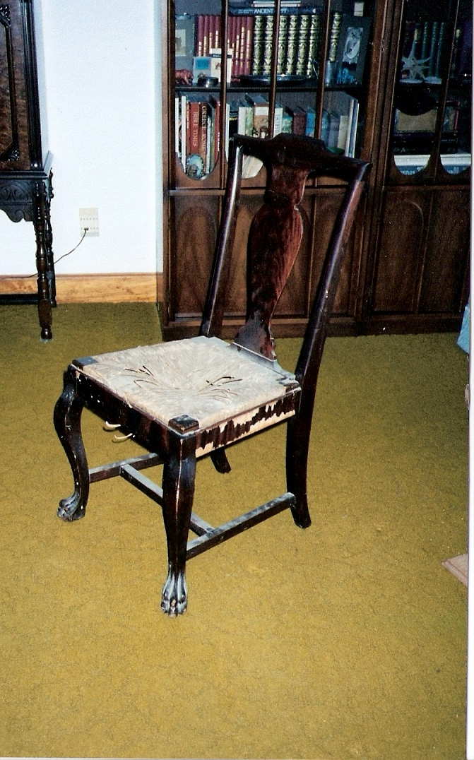 A wonderful chair
                  with a broken seat
